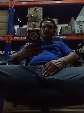 Snapshot of Andresguz35 chatting on October 30, 10:32 pm Andresguz35 online show from October 30, 10:32 pm