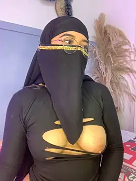 Snapshot of Maisa_issa chatting on January 4, 3:49 pm Maisa issa online show from January 4, 3:49 pm