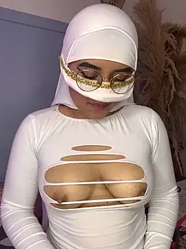 Snapshot of Maisa_issa chatting on January 16, 4:28 pm Maisa issa online show from January 16, 4:28 pm