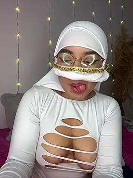 Snapshot of Maisa_issa chatting on February 19, 4:33 pm Maisa issa online show from February 19, 4:33 pm