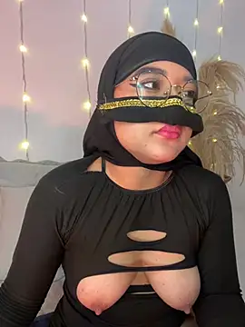 Snapshot of Maisa_issa chatting on February 22, 3:47 pm Maisa issa online show from February 22, 3:47 pm
