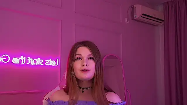 CrystalLyons online show from March 15, 9:19 am