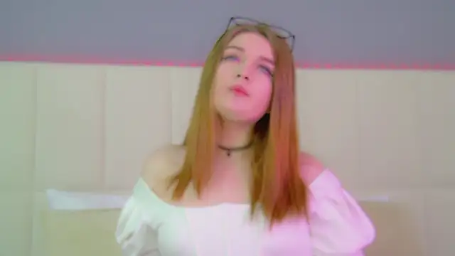 CrystalLyons online show from March 18, 6:25 am