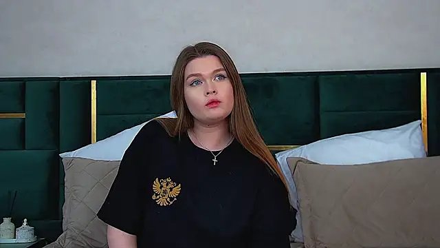 CrystalLyons online show from February 17, 6:03 pm