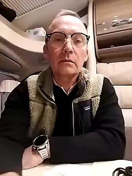 Snapshot of Manou1971 chatting on February 4, 9:17 am Manou1971 online show from February 4, 9:17 am