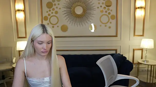 Snapshot of Michelle_054 chatting on November 7, 8:31 pm Michelle 054 online show from November 7, 8:31 pm