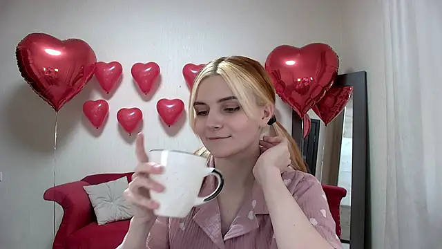 KellyStone online show from February 10, 9:04 am