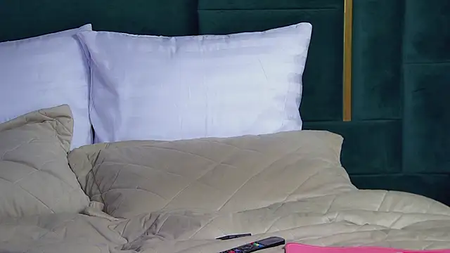 PollyLanders online show from February 20, 4:25 pm