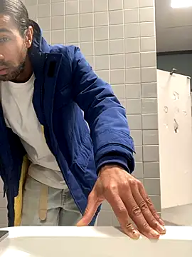 Snapshot of Lucascacaca chatting on December 4, 6:17 pm Lucascacaca online show from December 4, 6:17 pm