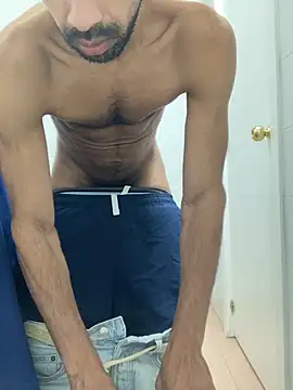 Snapshot of Lucascacaca chatting on December 10, 7:00 pm Lucascacaca online show from December 10, 7:00 pm