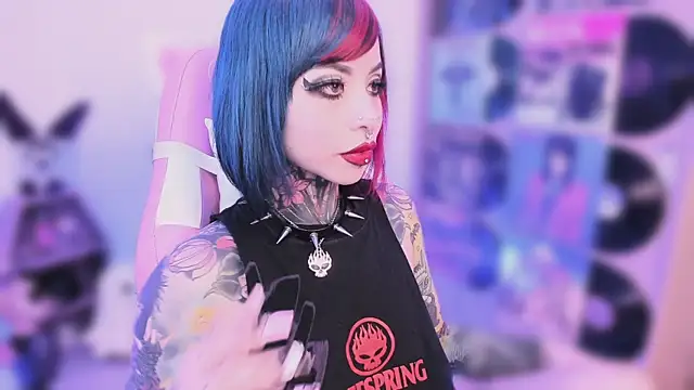 Snapshot of NikkiRamone chatting on November 5, 2:22 am NikkiRamone online show from November 5, 2:22 am