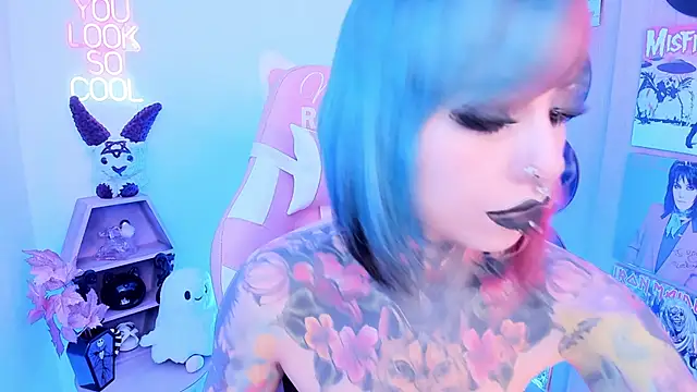 Snapshot of NikkiRamone chatting on November 27, 9:39 pm NikkiRamone online show from November 27, 9:39 pm