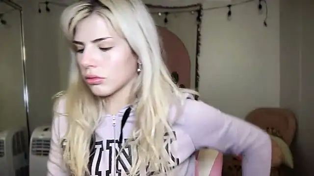 SirenitySirenxx online show from March 7, 9:48 pm