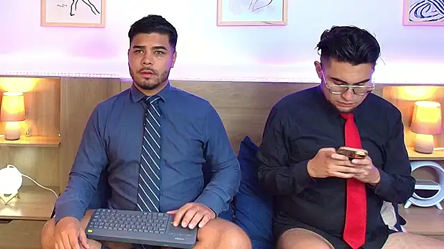 thiagowes online show from November 14, 4:11 am