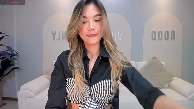 RebeccaHudson online show from November 21, 7:23 pm