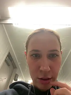 M1ssyk1ssy online show from January 2, 3:40 pm