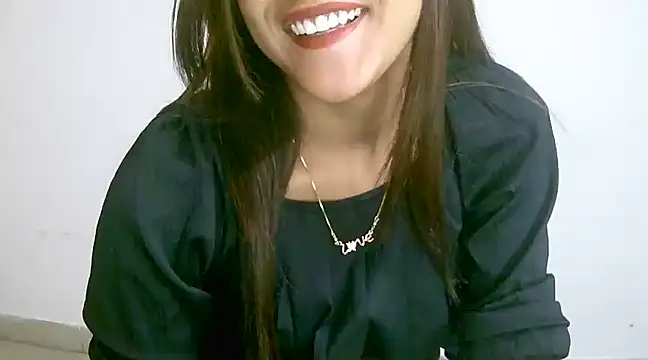 collage hoty online show from January 24, 1:45 am