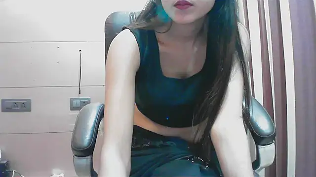 Snapshot of collage_hoty chatting on November 12, 6:19 pm collage hoty online show from November 12, 6:19 pm