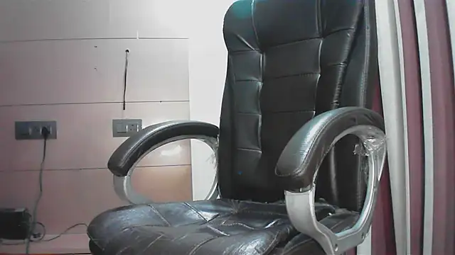 Snapshot of collage_hoty chatting on November 25, 9:04 pm collage hoty online show from November 25, 9:04 pm