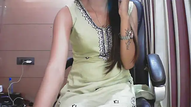 Snapshot of collage_hoty chatting on November 26, 5:36 pm collage hoty online show from November 26, 5:36 pm