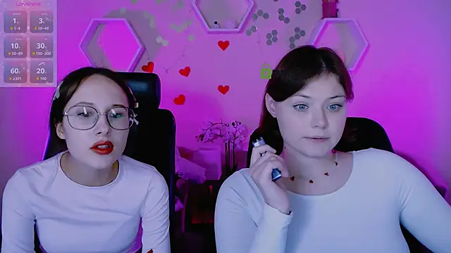 nikole kitt online show from October 11, 7:12 pm