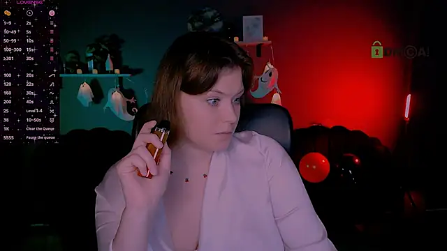 nikole kitt online show from October 26, 8:04 pm