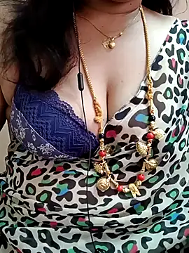 Snapshot of gaurika18 chatting on February 13, 11:39 am gaurika18 online show from February 13, 11:39 am