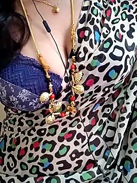 Snapshot of gaurika18 chatting on February 14, 4:37 am gaurika18 online show from February 14, 4:37 am