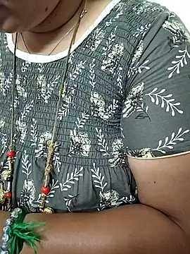 Snapshot of gaurika18 chatting on November 27, 3:30 am gaurika18 online show from November 27, 3:30 am