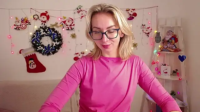 Snapshot of VasilisaSii chatting on December 24, 12:33 pm VasilisaSii online show from December 24, 12:33 pm