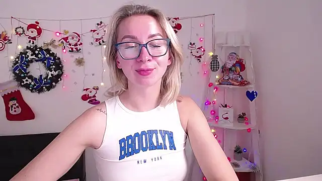 Snapshot of VasilisaSii chatting on December 28, 9:52 am VasilisaSii online show from December 28, 9:52 am