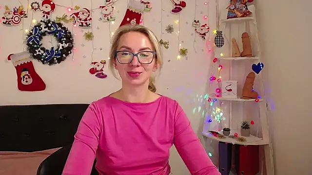 Snapshot of VasilisaSii chatting on December 30, 9:37 am VasilisaSii online show from December 30, 9:37 am
