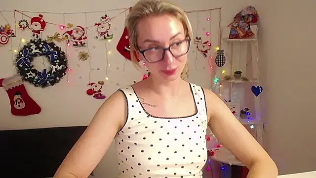 Snapshot of VasilisaSii chatting on January 13, 12:24 pm VasilisaSii online show from January 13, 12:24 pm