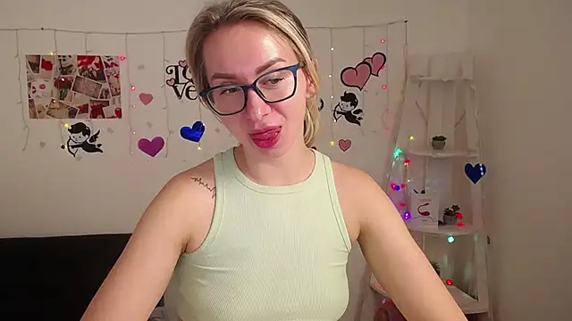 Snapshot of VasilisaSii chatting on January 17, 3:22 pm VasilisaSii online show from January 17, 3:22 pm