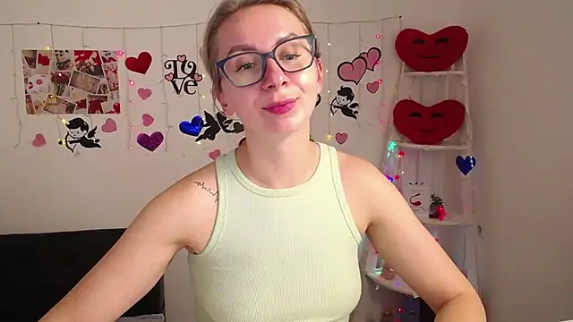 Snapshot of VasilisaSii chatting on February 3, 12:36 pm VasilisaSii online show from February 3, 12:36 pm