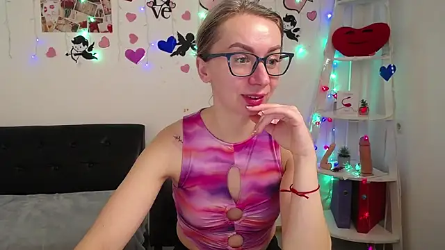 Snapshot of VasilisaSii chatting on February 15, 6:12 am VasilisaSii online show from February 15, 6:12 am