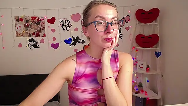 Snapshot of VasilisaSii chatting on February 15, 4:01 pm VasilisaSii online show from February 15, 4:01 pm