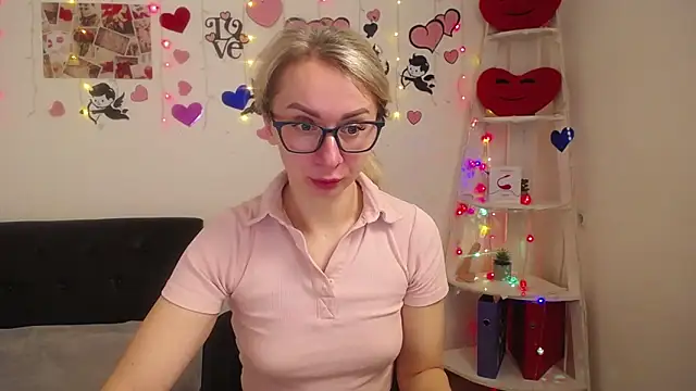 Snapshot of VasilisaSii chatting on February 19, 6:22 am VasilisaSii online show from February 19, 6:22 am