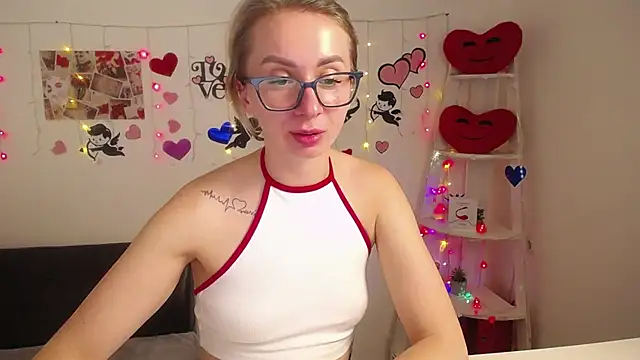 Snapshot of VasilisaSii chatting on February 19, 4:00 pm VasilisaSii online show from February 19, 4:00 pm