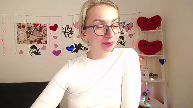 Snapshot of VasilisaSii chatting on February 21, 3:21 pm VasilisaSii online show from February 21, 3:21 pm
