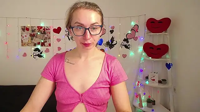 Snapshot of VasilisaSii chatting on March 12, 12:26 pm VasilisaSii online show from March 12, 12:26 pm