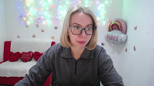 Snapshot of VasilisaSii chatting on September 27, 5:01 am VasilisaSii online show from September 27, 5:01 am