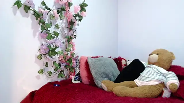 kymmgolden online show from October 5, 12:36 pm