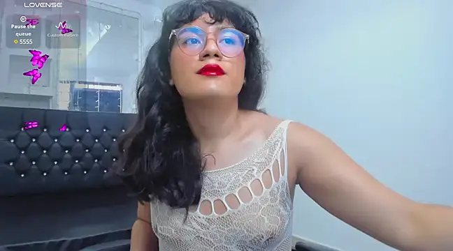 Elith Berry69 online show from March 5, 9:59 pm