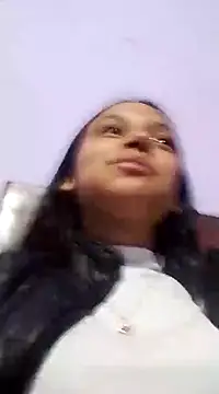 Snapshot of emma_ambar chatting on January 11, 1:27 am emma ambar online show from January 11, 1:27 am