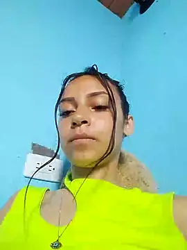 Snapshot of emma_ambar chatting on February 2, 7:46 pm emma ambar online show from February 2, 7:46 pm