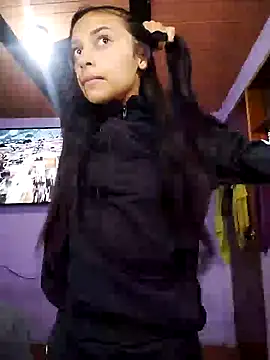 Snapshot of emma_ambar chatting on March 12, 1:14 am emma ambar online show from March 12, 1:14 am