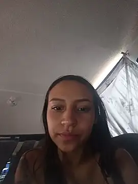 Snapshot of emma_ambar chatting on November 13, 4:39 pm emma ambar online show from November 13, 4:39 pm