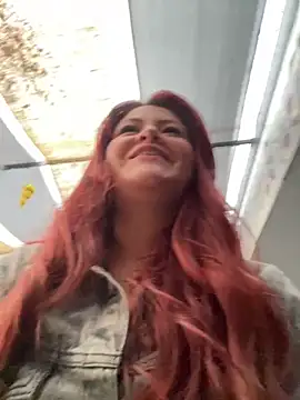 Snapshot of lia_moon77 chatting on December 19, 10:32 pm lia moon77 online show from December 19, 10:32 pm