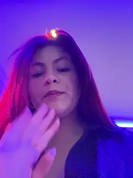 Snapshot of lia_moon77 chatting on February 24, 8:25 pm lia moon77 online show from February 24, 8:25 pm